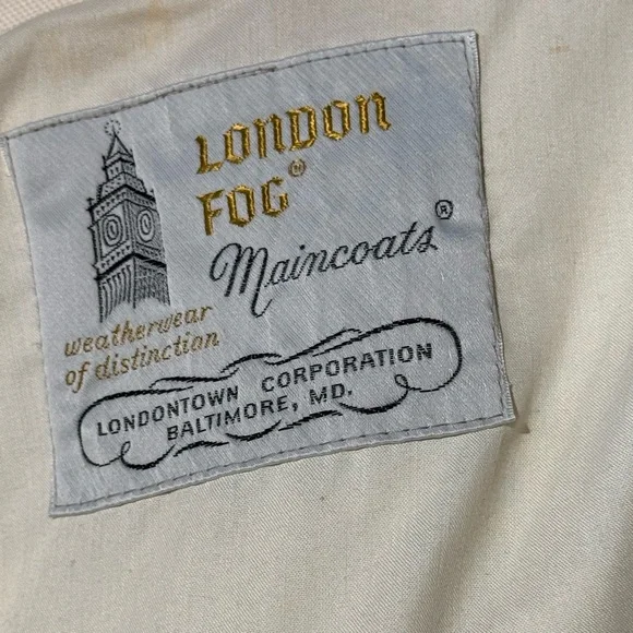 Vntg LONDON FOG Cream Belted Trench - Picture 13 of 14